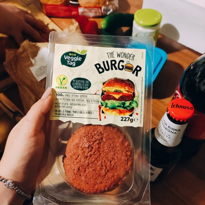 photo of Mein Veggie Tag The Wonder Burger shared by @rossiveg on  16 Oct 2022 - review