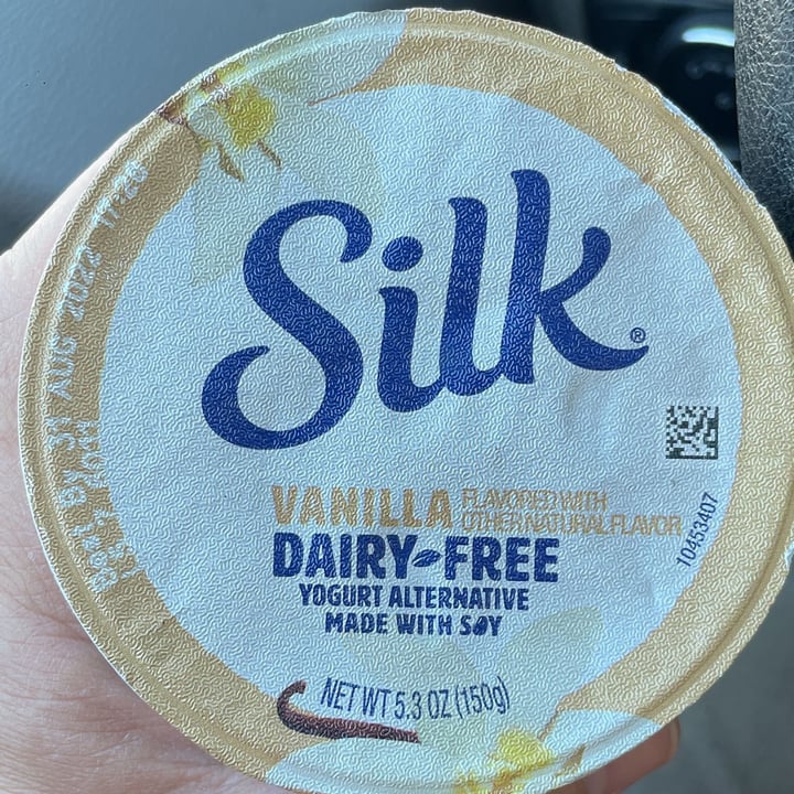 photo of Silk Silk Vanilla dairy free yogurt shared by @seanmac5 on  19 Jul 2022 - review