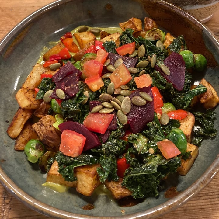 photo of Hark! Cafe Roasted Poblano Bowl shared by @compassionatekisses on  17 Nov 2022 - review
