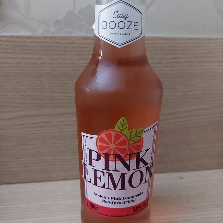 photo of Easy booze Pink Lemon shared by @tentandosermaisveg on  14 Feb 2022 - review