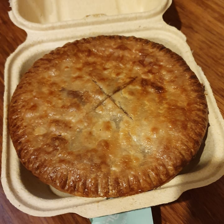photo of Veggie Grill Turkey + Shiitake Mushroom Pot Pie shared by @anistavrou on  04 Dec 2020 - review