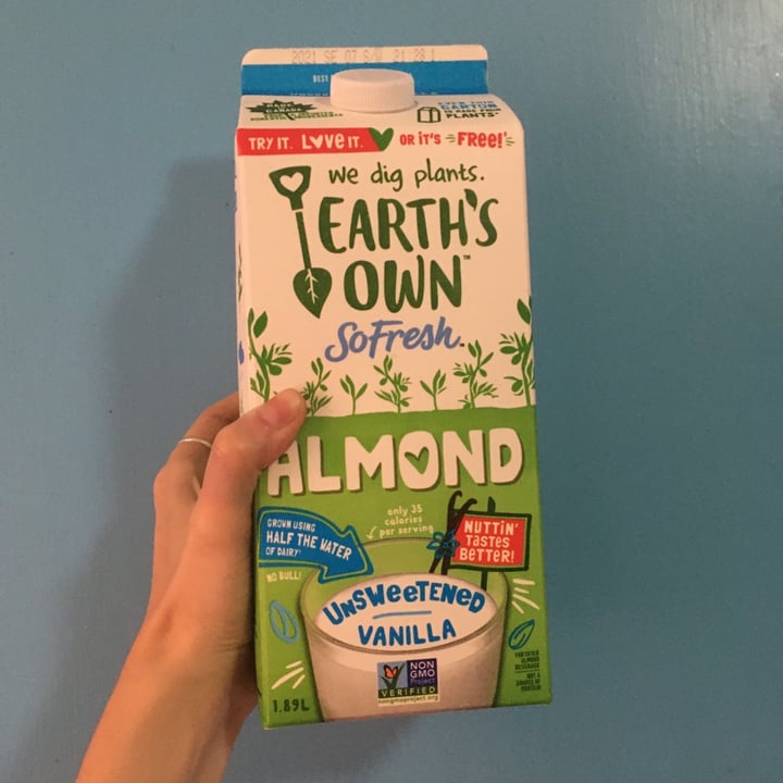 photo of Earth's Own Unsweetened Vanilla Almond Mylk shared by @sara18 on  08 Aug 2021 - review