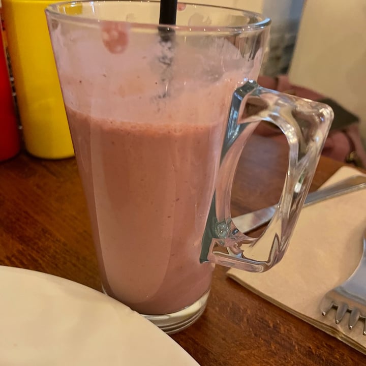 photo of Végét'Halles Lassi vegan Framboise shared by @noe13 on  21 May 2022 - review