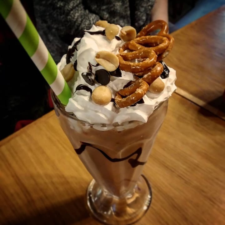 review photo of Rudy's Dirty Vegan Diner Childhood memories milkshake shared by @esioleh on 31 Mar 2020 - review