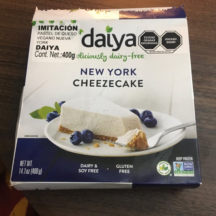 photo of Daiya New York Cheezecake shared by @maryelrojas on  08 Feb 2022 - review