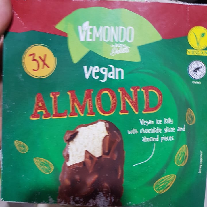 photo of Vemondo  Almond ice cream shared by @pandora2013 on  22 Jul 2022 - review