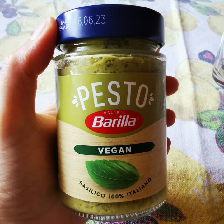 photo of Barilla Pesto Basilico Vegan shared by @vanessalibralato on  13 Sep 2022 - review