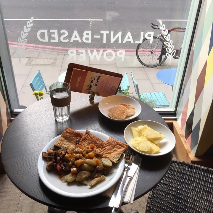 review photo of tibits Hot and cold vegan buffet shared by @evalourence on 06 May 2020 - review