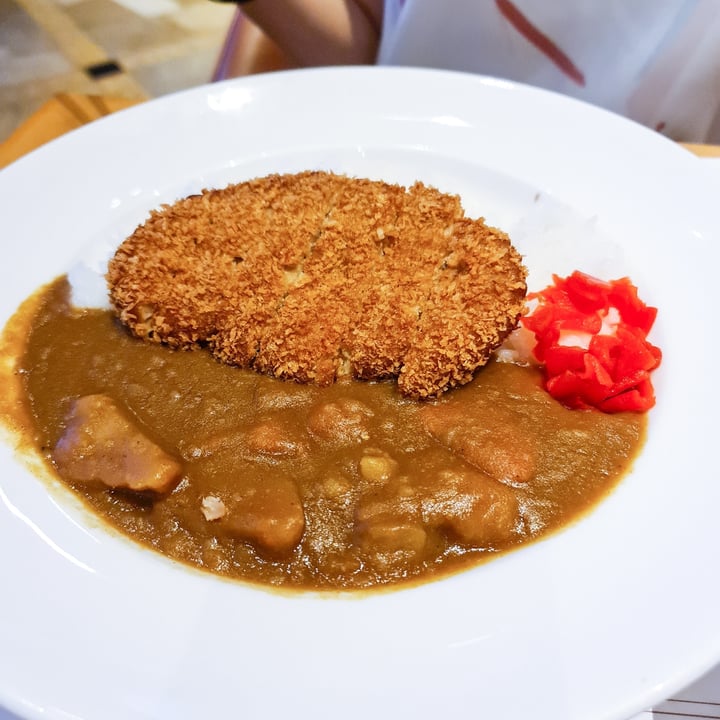 photo of The Courtyard Breaded Omni Meat Katsu Curry, Omni Meat & Chive Gyoza, Granny Smith Apple Cinnamon Streusel shared by @jaydenl on  22 Jan 2021 - review