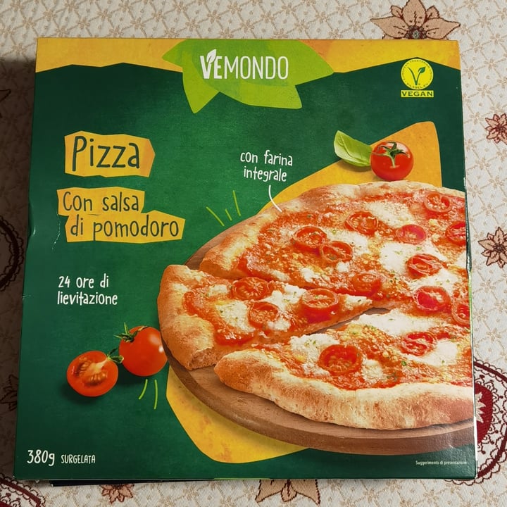 photo of Vemondo Vegan pizza Margherita shared by @saricante on  26 Jan 2022 - review
