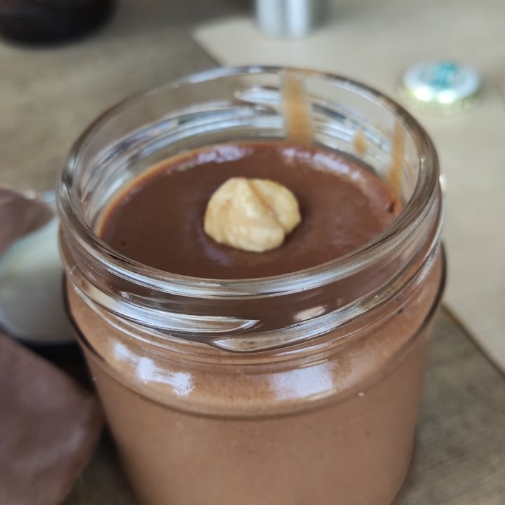 photo of Veganaki Hazelnut-chocolate praline shared by @alelate on  25 May 2022 - review
