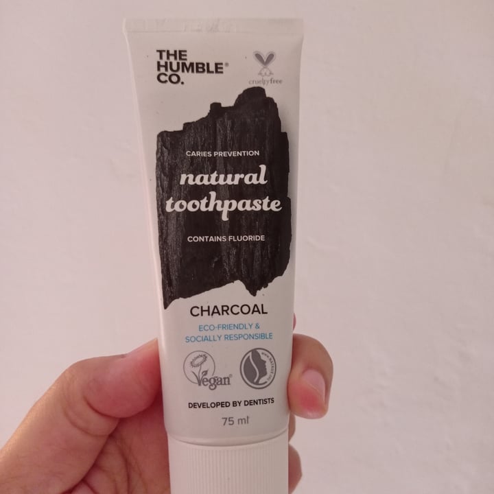 photo of The Humble Co. Natural toothpaste Charcoal shared by @txaranga on  31 Jul 2021 - review