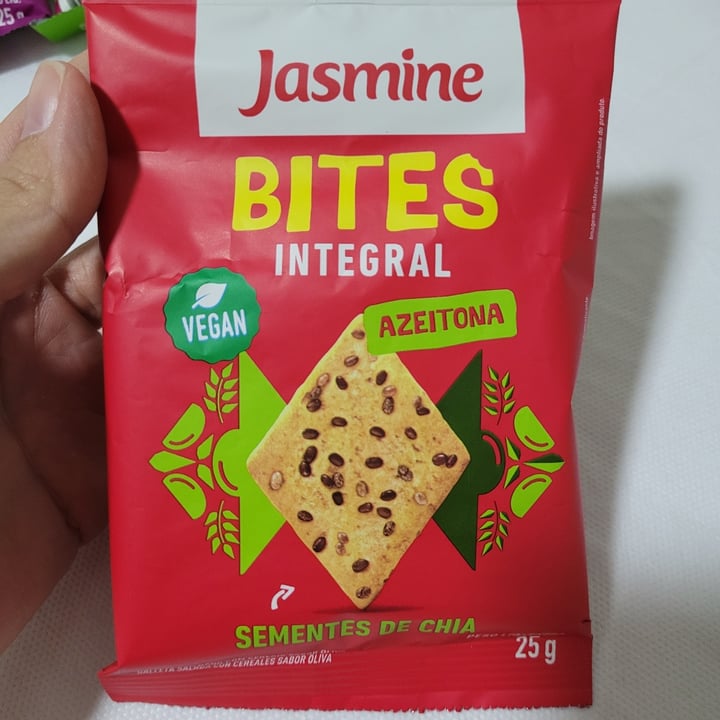 photo of Jasmine Bites Integral Azeitona shared by @grazibroch on  13 May 2022 - review