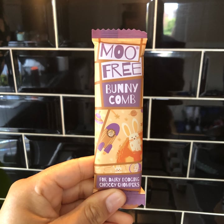 photo of Moo Free Bunnycomb Bar shared by @southernveganupnorth on  06 Nov 2021 - review