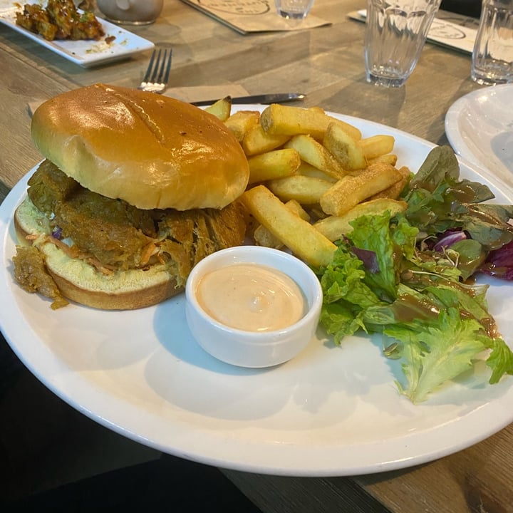 photo of The Butcher's Son Sunfed ‘Chicken’ Burger shared by @veganfoodienz on  18 Jun 2022 - review