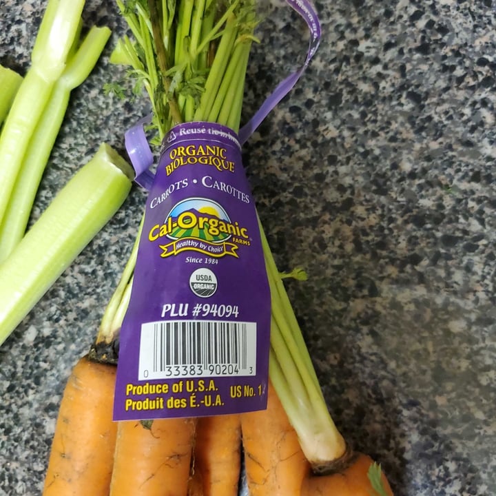 photo of Cal Organic Farms Organic  carrots shared by @lucyfoxx on  19 Oct 2022 - review