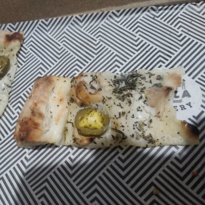 photo of The Pizza Bakery - Brew & Eatery, Indiranagar Vegan Garlic Bread with Jalapeños shared by @anjunj on  22 May 2022 - review