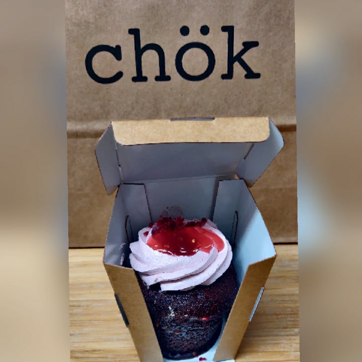 photo of Chök The Chocolate Kitchen Muffin frutos rojos shared by @gitaneta on  13 Nov 2021 - review