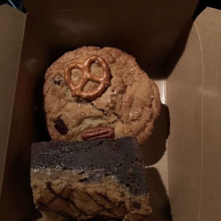 photo of Valhalla Bakery Brookie shared by @veganfta on  17 Aug 2021 - review