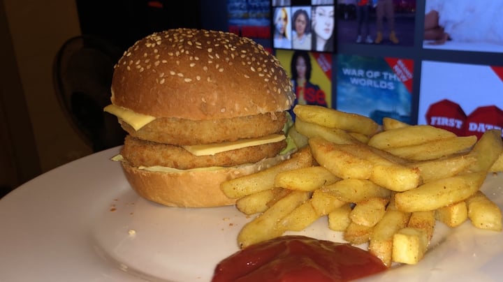review photo of Fry's Family Food Chicken-Style Burgers shared by @marchesivegan on 04 Jan 2020 - review