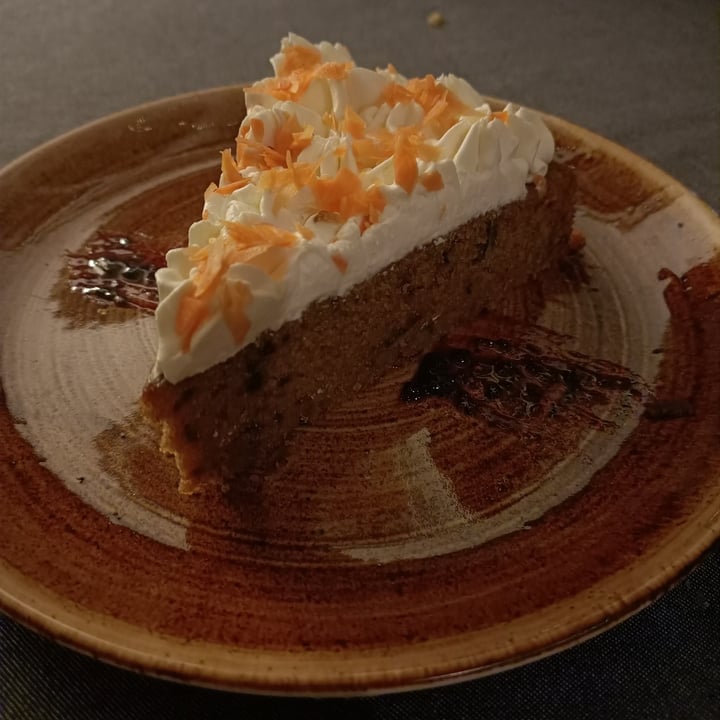 review photo of Blu Bar carrot cake shared by @mbasquens on 25 Aug 2022 - review