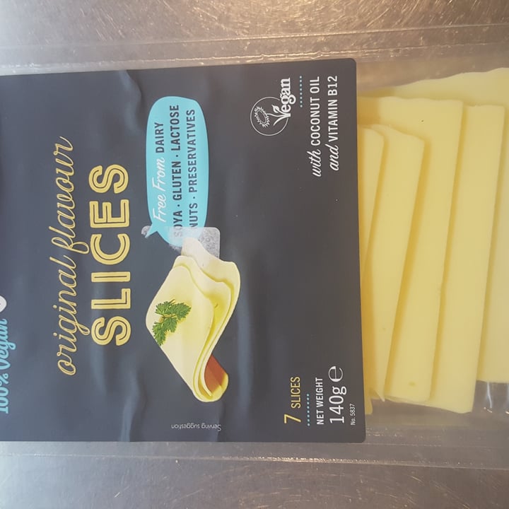 photo of Violife Cheddar Slices shared by @fadybach on  29 Sep 2021 - review