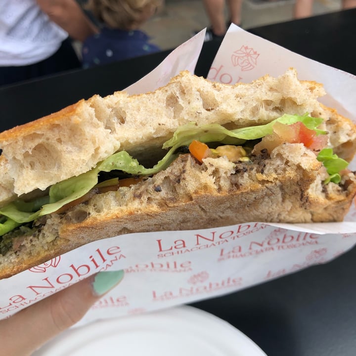 photo of La Nobile Schiacciata Toscana Schiacciata Vegana shared by @nnnnnoe on  04 Jun 2022 - review