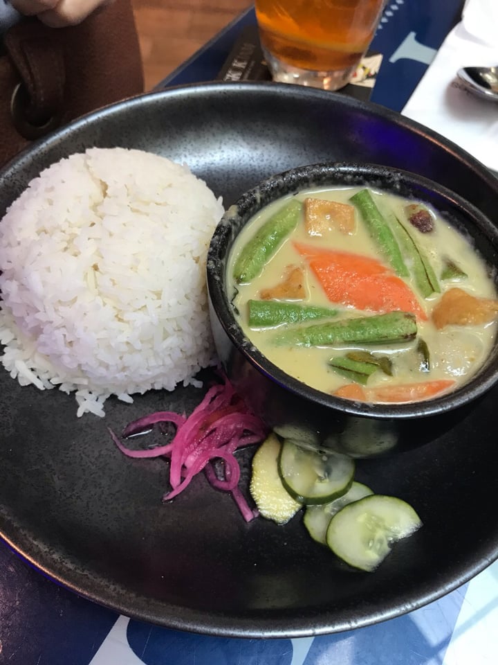 photo of Bangkok Jam Green curry with vegetables shared by @peasfulpea on  29 Dec 2018 - review