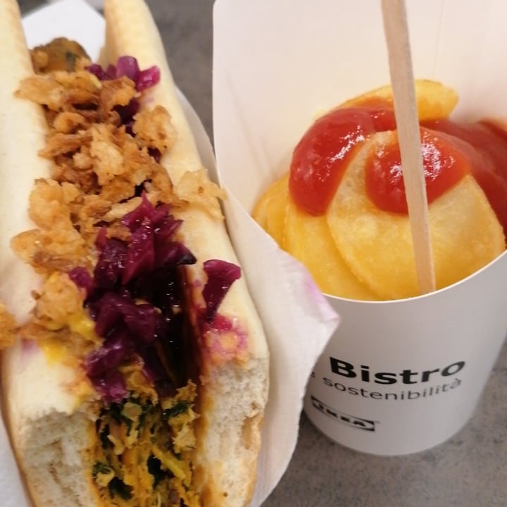 photo of IKEA Hot dog vegani shared by @clar on  17 Sep 2022 - review
