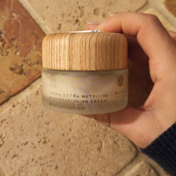 photo of Naobay Crema Extra Nutritiva shared by @danidi90 on  21 Apr 2022 - review