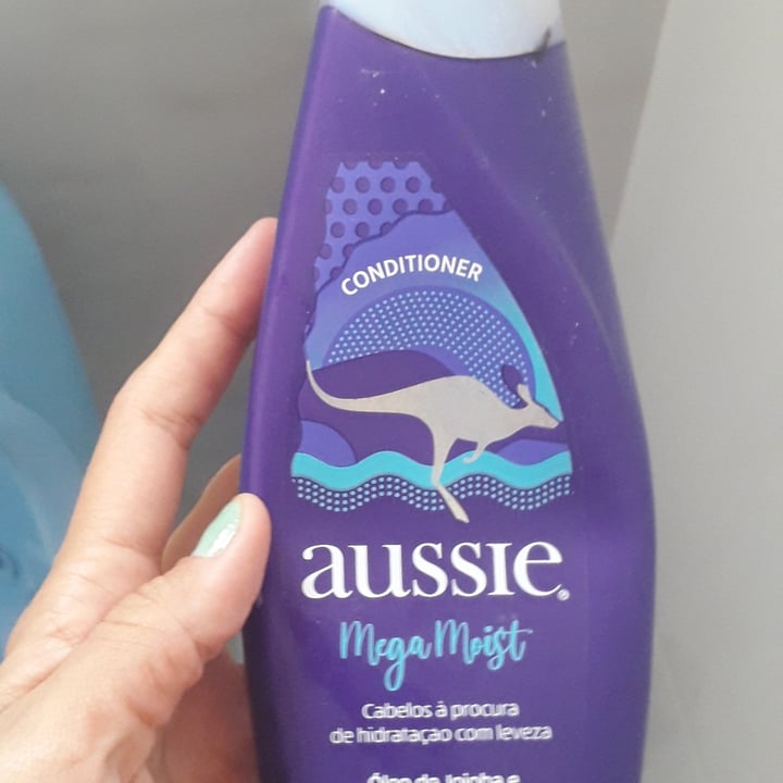 photo of Aussie Condicionador Mega Moist shared by @wallkyrya on  14 May 2022 - review