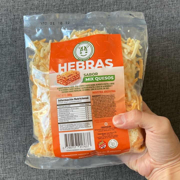 photo of Felices Las Vacas Hebras sabor Mix Quesos shared by @lobodecrin on  08 Aug 2022 - review