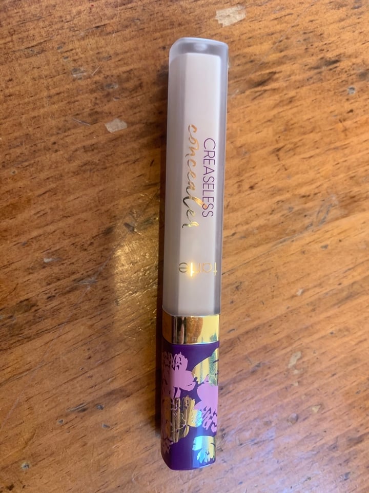photo of Tarte Cosmetics Creaseless concealer shared by @alexisjsmiller on  26 Mar 2020 - review