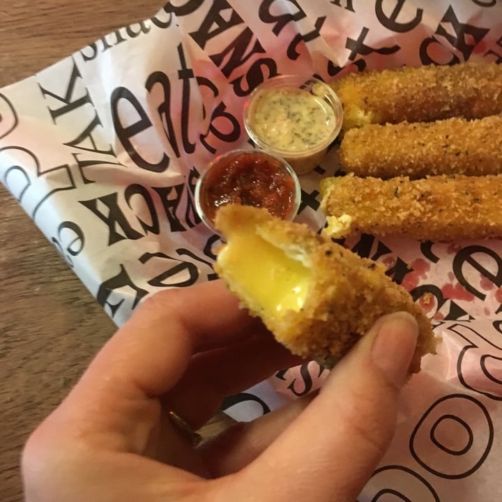 photo of SunLight Lounge Mozzarella Sticks shared by @kajamai on  06 Dec 2020 - review