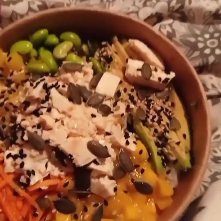 review photo of Crudo Bowl - Vitoria Poke Fantasía vegana shared by @fuegoatodo on 16 Mar 2022 - review