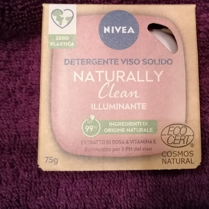 photo of Nivea Naturally Clean Illuminante Detergente Viso Solido shared by @mel79 on  31 Oct 2021 - review