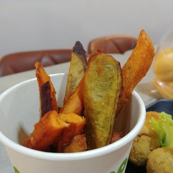 photo of nomVnom Bistro Mixed Sweet Potato Fries shared by @iloveveggies on  12 Apr 2019 - review