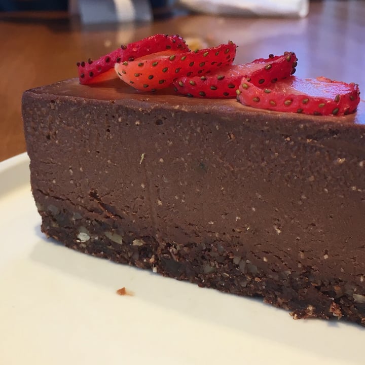 photo of The Living Cafe Vegan Raw chocolate “cheesecake” shared by @amindfulmiao on  25 Sep 2019 - review