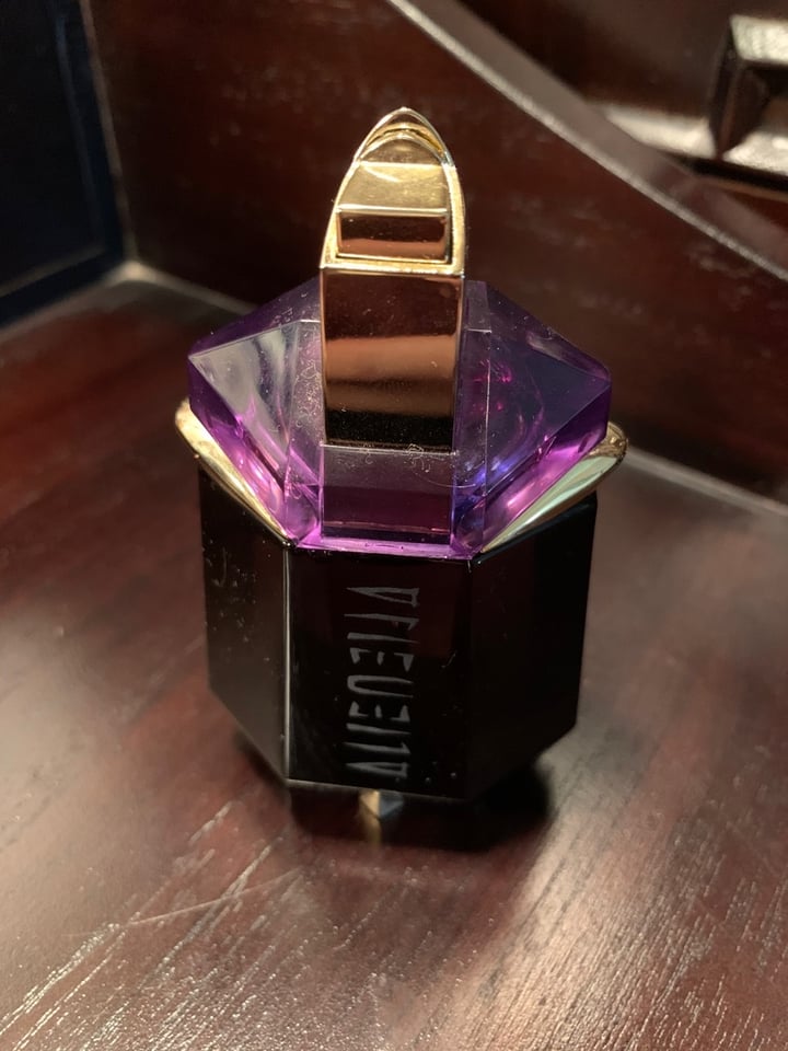 photo of Thierry Mugler Alien shared by @berna on  27 Jun 2020 - review