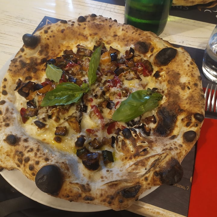 photo of Spicchi d'Autore Vegan pizza shared by @fraveganita on  16 Jun 2022 - review