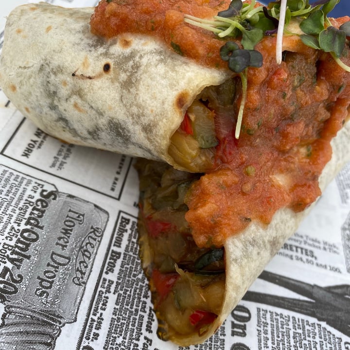 review photo of Tibu-Ron Beach Club Wrap de Verduras, Tomate, Lima Y Albahaca shared by @alecomellas on 08 Dec 2020 - review