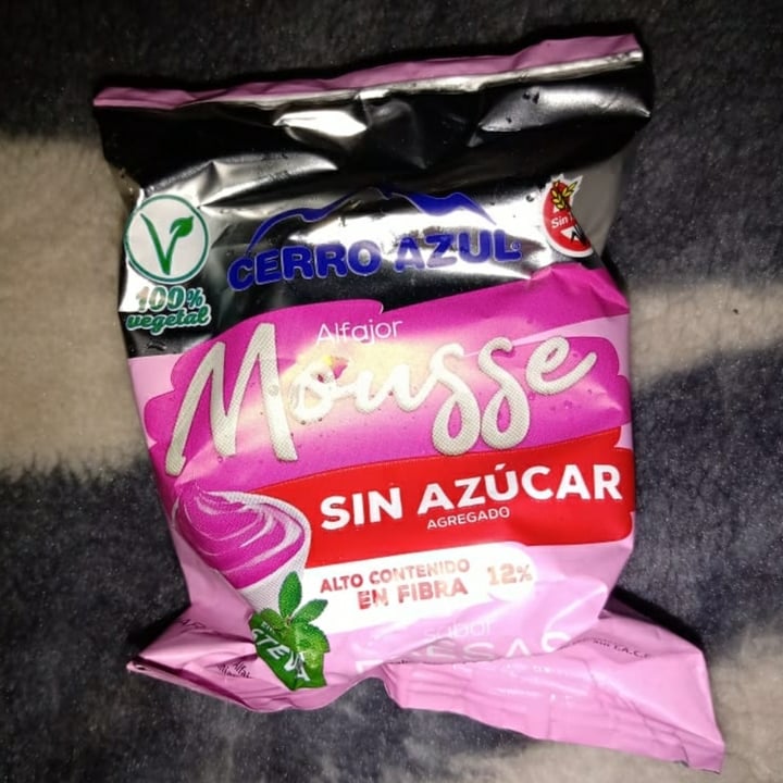 photo of Cerro Azul Alfajor de Mousse de Fresas shared by @belveg on  09 Nov 2020 - review