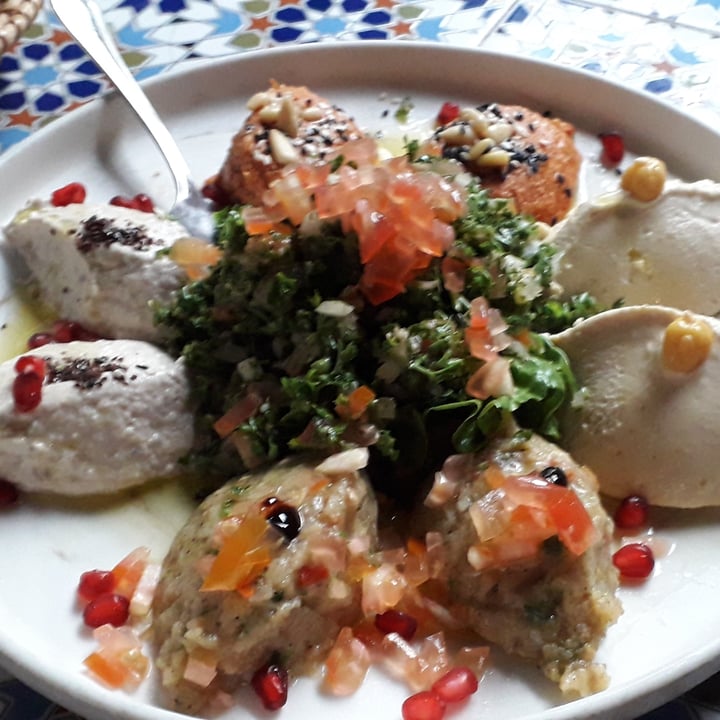 review photo of Kazbar Mezze Platter shared by @veganfoodieomgopnik on 08 Apr 2021 - review