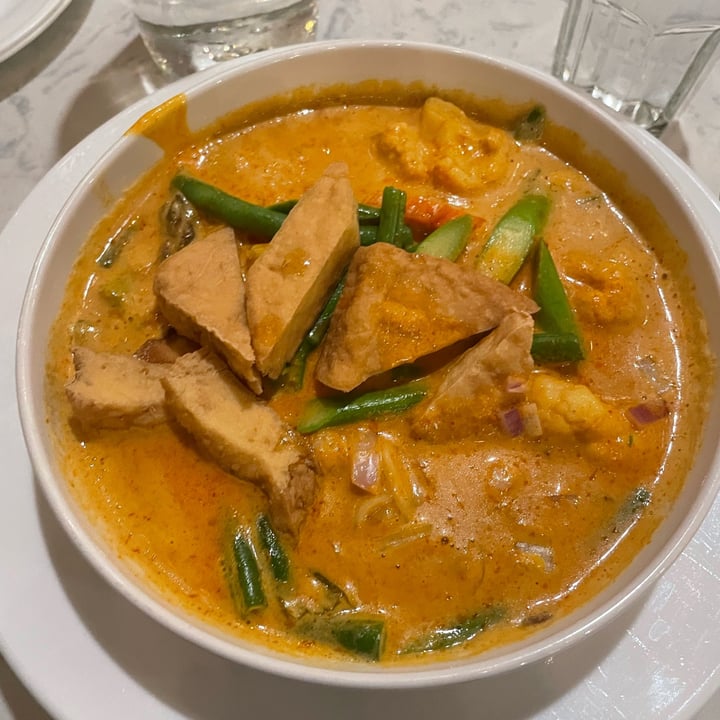 review photo of Araya's Place Bellevue Curry noodles shared by @visanqui on 08 Feb 2022 - review