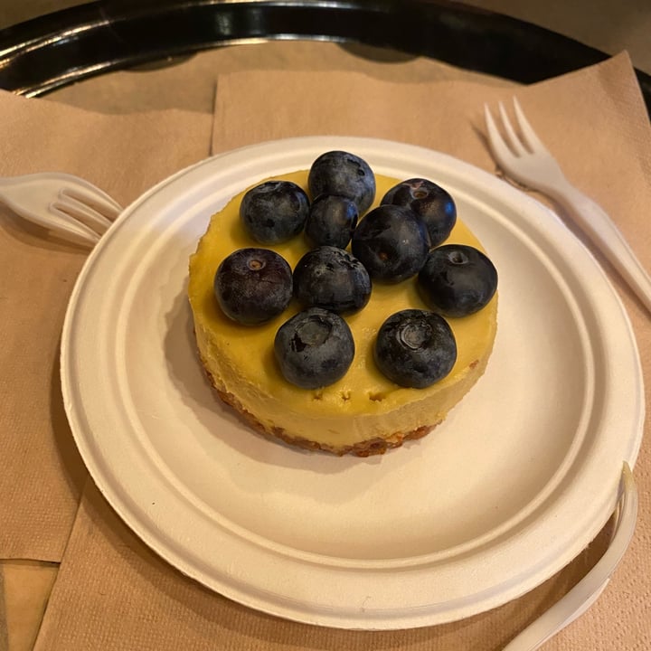 review photo of HUG 100% plant-based dessert shared by @galbiati on 06 Dec 2021 - review