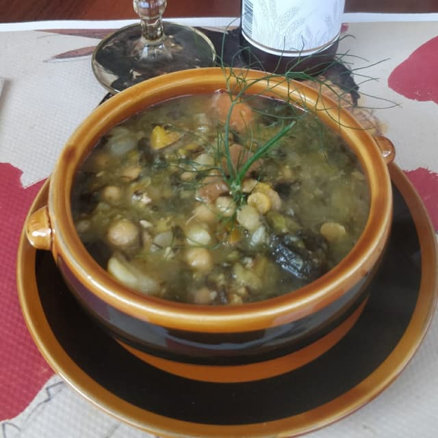 菜肴“Sopa-potaje de garbanzos”的照片