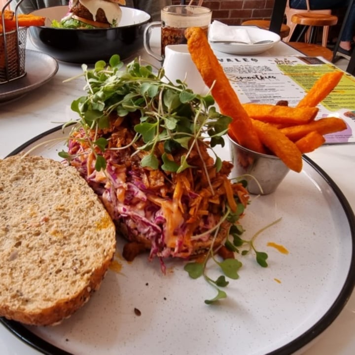 photo of Valeo Wholefoods Cafe Jacks BBQ Pulled Pork shared by @livingkindly on  17 Apr 2022 - review