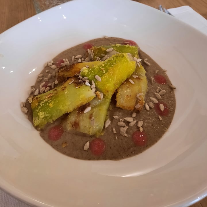 review photo of Orto Osteria dalla terra Cannolo di porri e patate con roveja e gocce di melograno shared by @tania- on 26 Mar 2022 - review