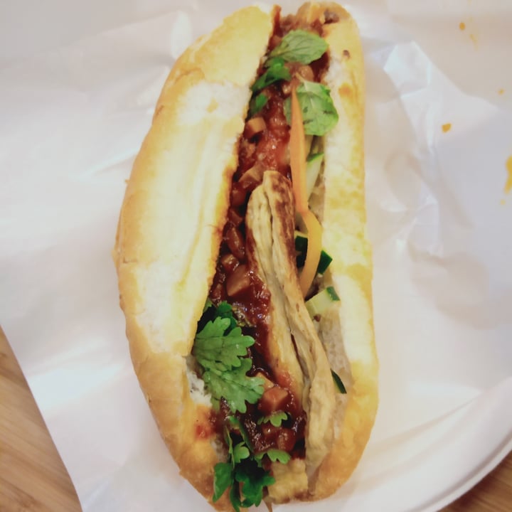 photo of Naked Earth Cafe Baguette sandwich banh mi shared by @veganspicegirl on  26 Aug 2021 - review