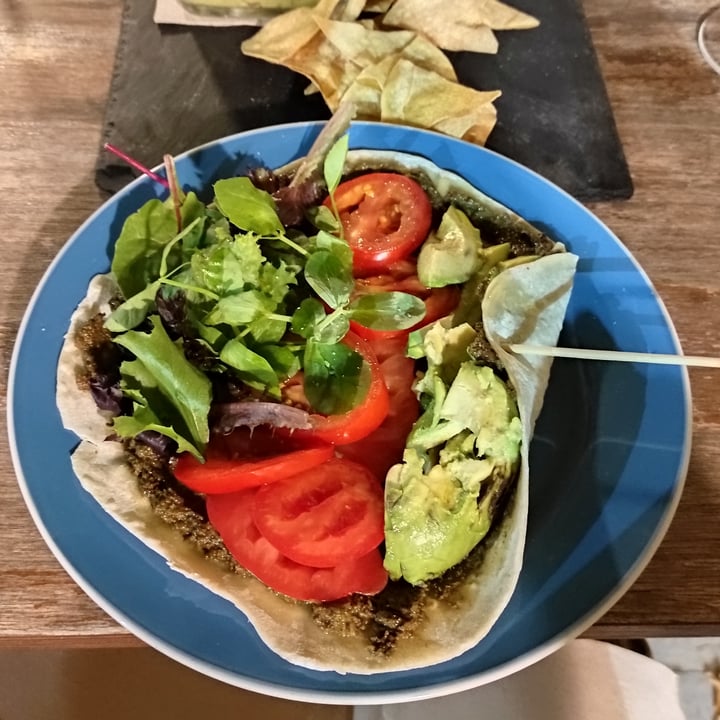 photo of La Revolta. Cafè Restaurant ecològic i saludable Wrap verde shared by @viajeracronica on  11 Aug 2021 - review